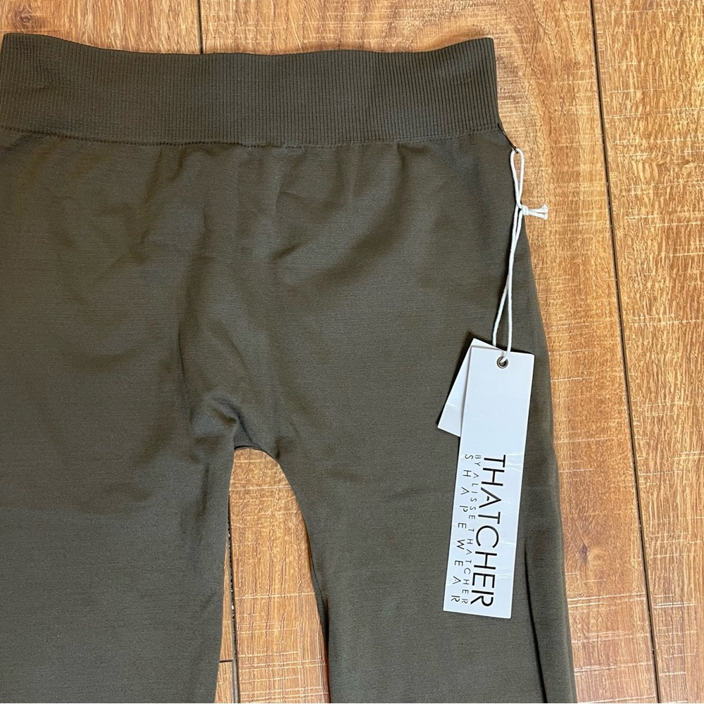 Thatcher Olive Green Seamless Leggings - Picture 7 of 8